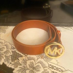 Michael Kords brown ladies belt- I wore twice it’s in really good condition.